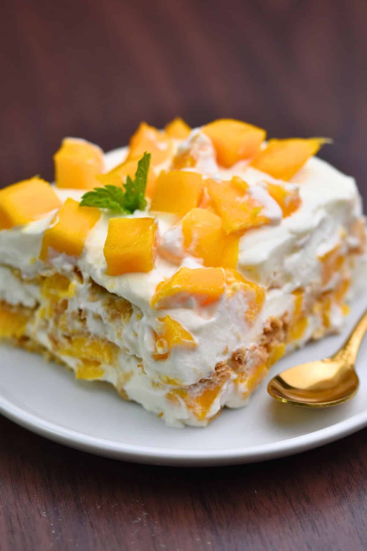 No-bake mango icebox cake with only 4 ingredients