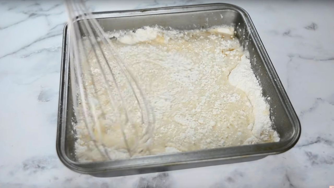 Vanilla cake without eggs, milk, butter-one pan recipe