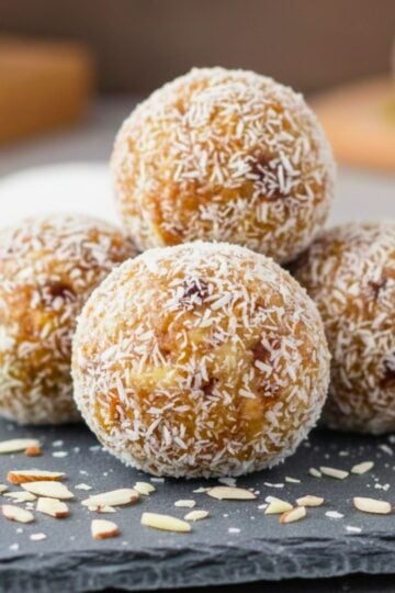 healthy coconut and date balls