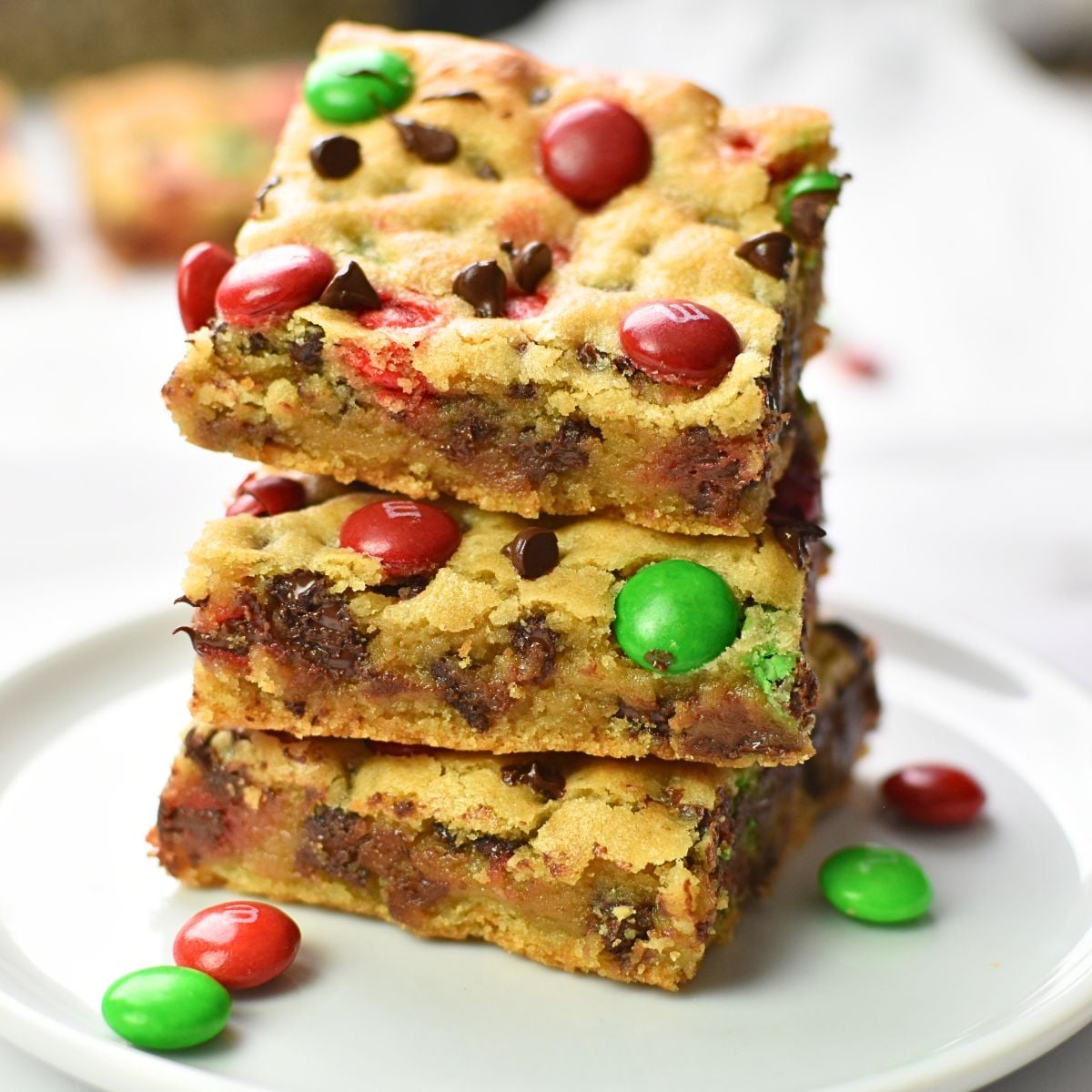 One-Bowl Chewy M&M Cookie Bars (in 30 minutes)